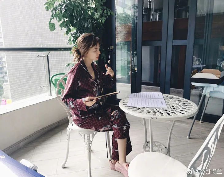 姐姐们的爱好,早已不止爱马仕了