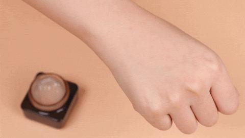 有眼纹和黑眼圈推荐使用的眼霜,适合有眼纹黑眼圈的眼霜