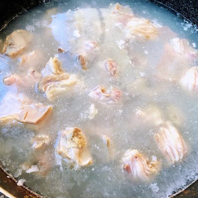 红烧羊肉前腿最好吃的做法,老东北美食红烧羊肉的做法