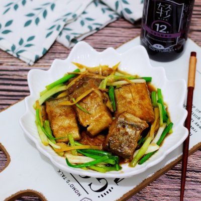 老妈烧的正宗家常菜,老妈教你烧带鱼