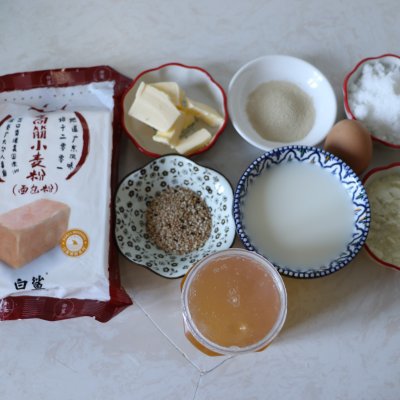 3分钟制作蜂蜜小面包香甜酥软,脆脆底蜂蜜小面包