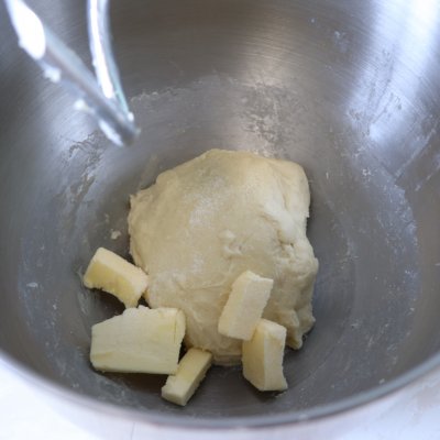 3分钟制作蜂蜜小面包香甜酥软,脆脆底蜂蜜小面包