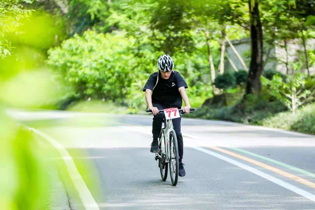 2022天府绿道自行车赛冲刺,2024天府绿道骑行比赛第一视角