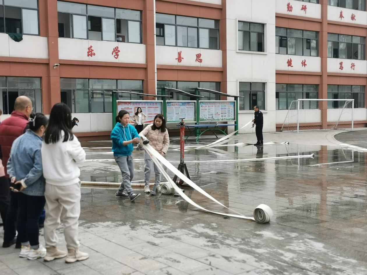 消火栓灭火演练步骤流程,社区灭火器使用实战演练方案