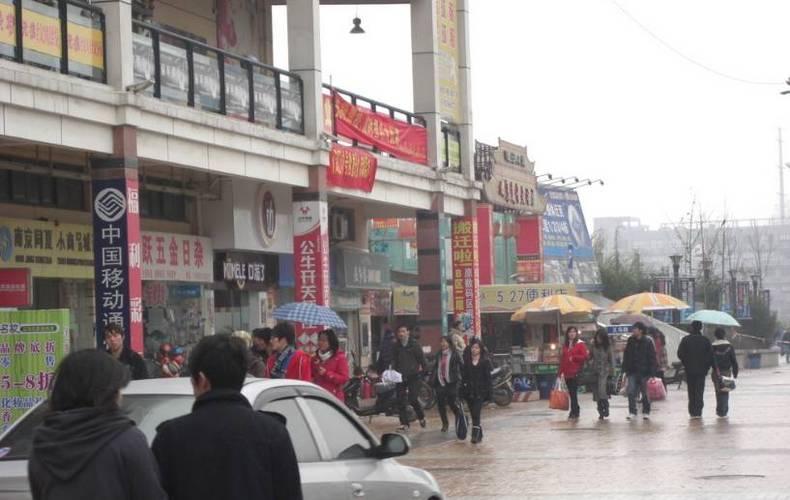 不是每个街头4D影院都会喷水