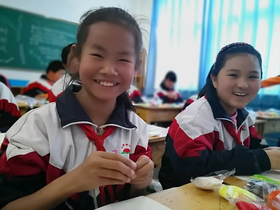 彩虹口袋,彩虹口袋搭建梦想桥