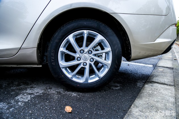 10万以内帝豪新能源纯电动车,2021款吉利帝豪up上路测试