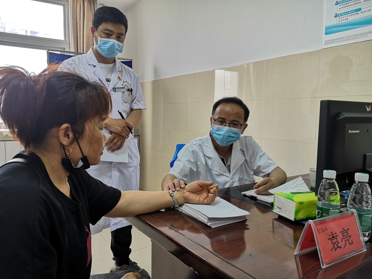 湖口县中医医院：红色公益行，回报桑梓情