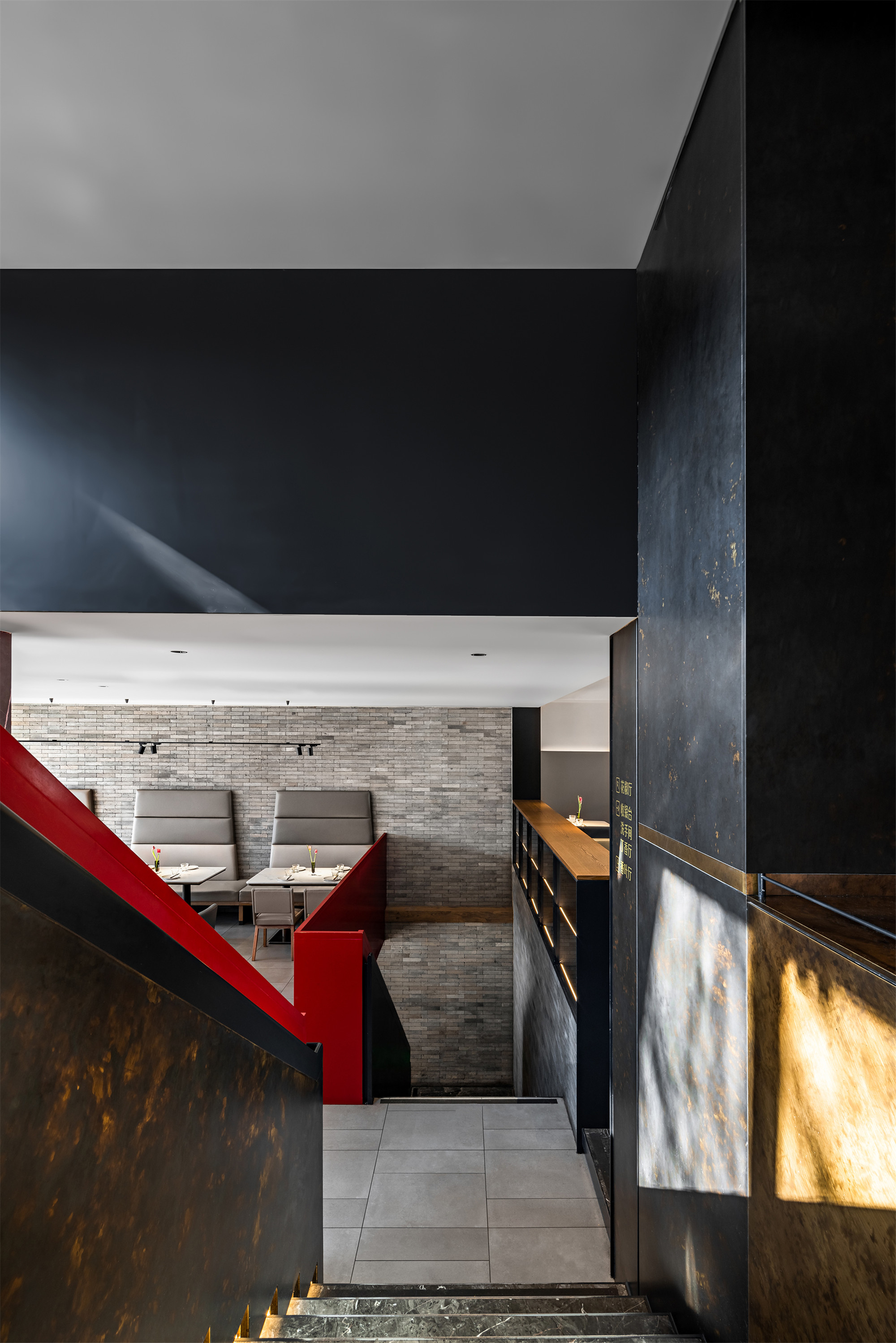 IN.X屋里门外|胡大总店改造