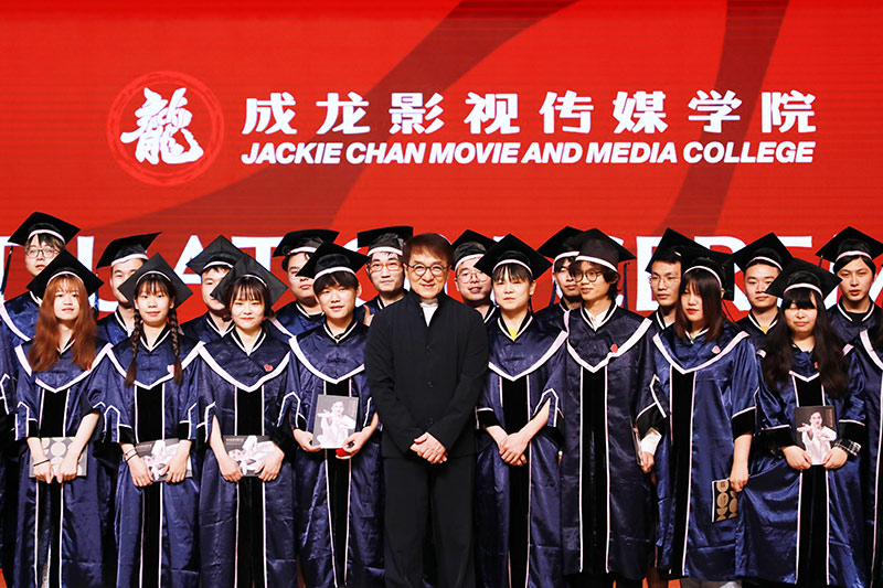 武汉设计工程学院成龙演讲,感恩有你武汉