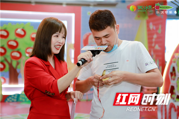 绿叶水果携手乐淇高颜值“小苹果”走红长沙