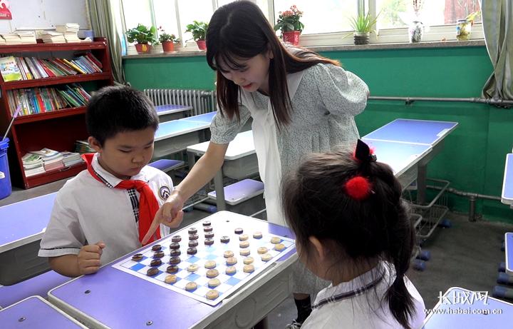 “政府带娃”叫好又叫座“邯郸模式”破解“3点半难题”