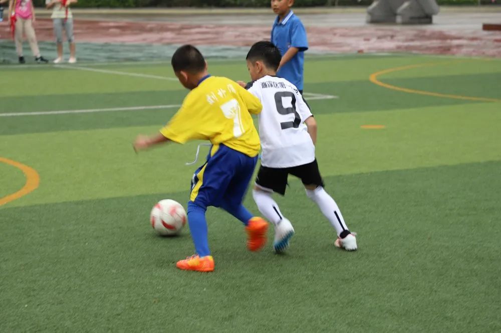 快乐足球追逐梦想——记濂溪区第一小学第六届“爱莲杯”足球班级联赛