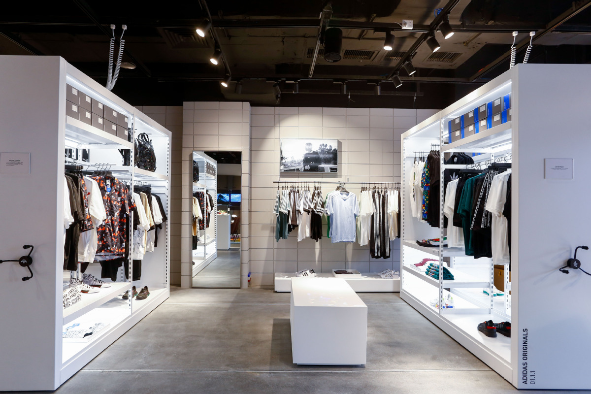 adidas涓夊彾鑽夊畼鏂规棗鑸板簵瑗垮畨,adidas涓夊彾鑽夎タ瀹夋棗鑸板簵