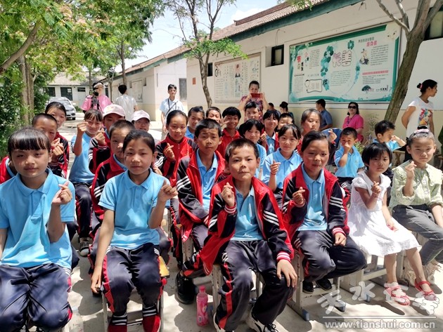 天水市机关事务服务中心联合公益团队为农村山区学校捐赠助学活动侧记