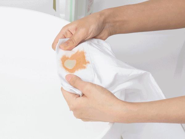 白衣服发黄别着急扔？用这几招，衣服跟新的一样