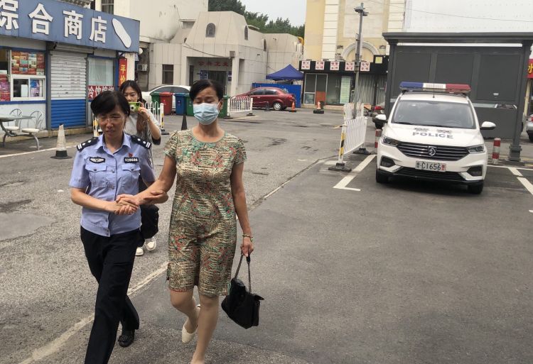 寻亲记失散27年双胞胎妹妹,五兄妹失散40年后相遇寻亲记