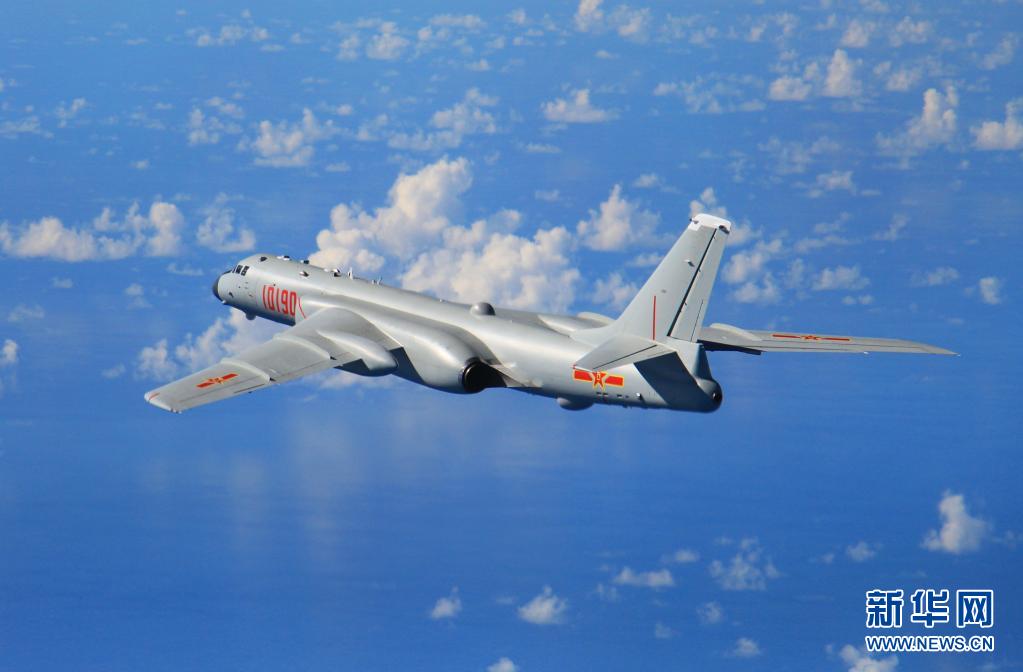 铭记光辉历史续写强军新篇——中国*产党共**领导人民*队军**建设发展的回望与思考