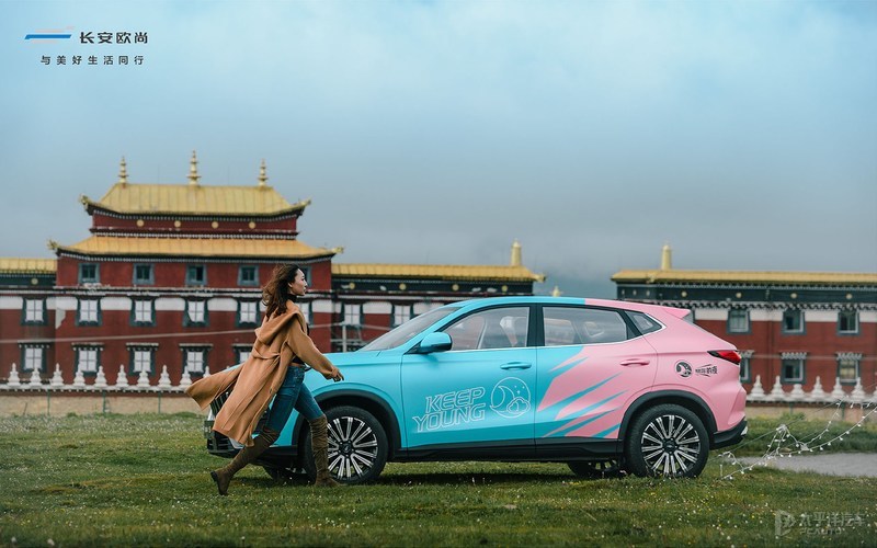 新款起亚嘉华实车曝光,2022丰田皇冠陆放豪华版图片