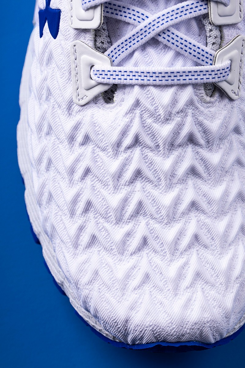 UA「仿生黑科技」曝光！这才叫「定制级」脚感