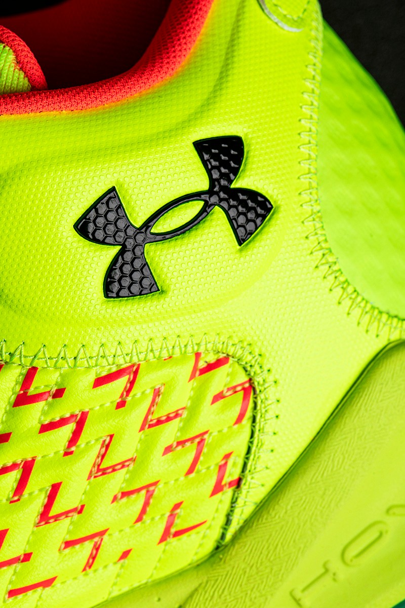 UA「仿生黑科技」曝光！这才叫「定制级」脚感