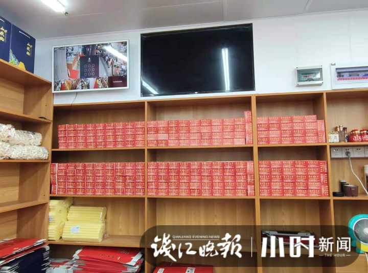 小时小店|8年送出30多万斤栗子,靠一口炒锅起家,杭州网红炒货店:靠品质也靠情谊