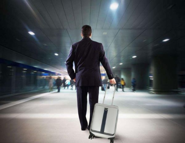 一个国产拉杆箱怎样才能脱颖而出，成交千万项目