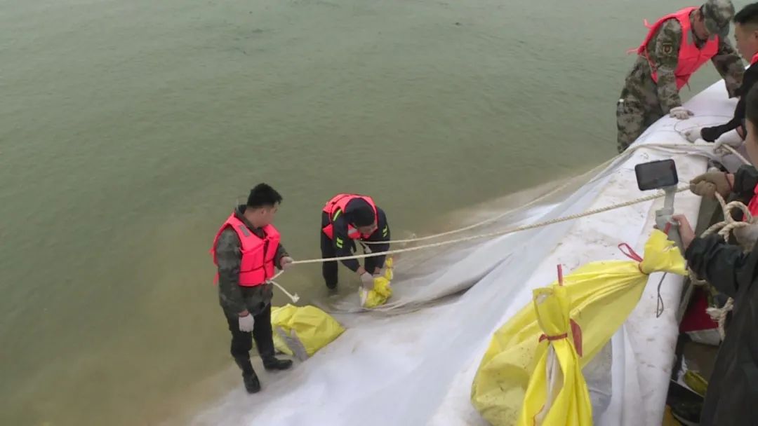 党员干部担当作为,党员干部身先士卒