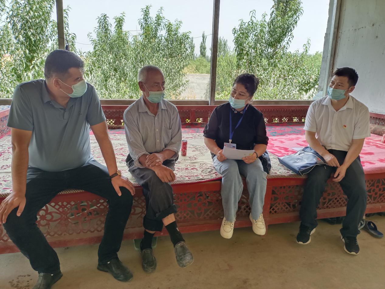 入户走访察民情为民解忧暖民心,走访入户拉家常