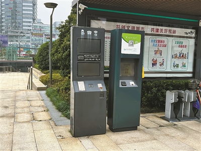 废弃的公共电话亭还能用吗,城市还有多少无法使用公用电话亭