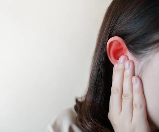 洗头时怎么保护耳朵不进水,洗头怎么防止耳朵进水发廊