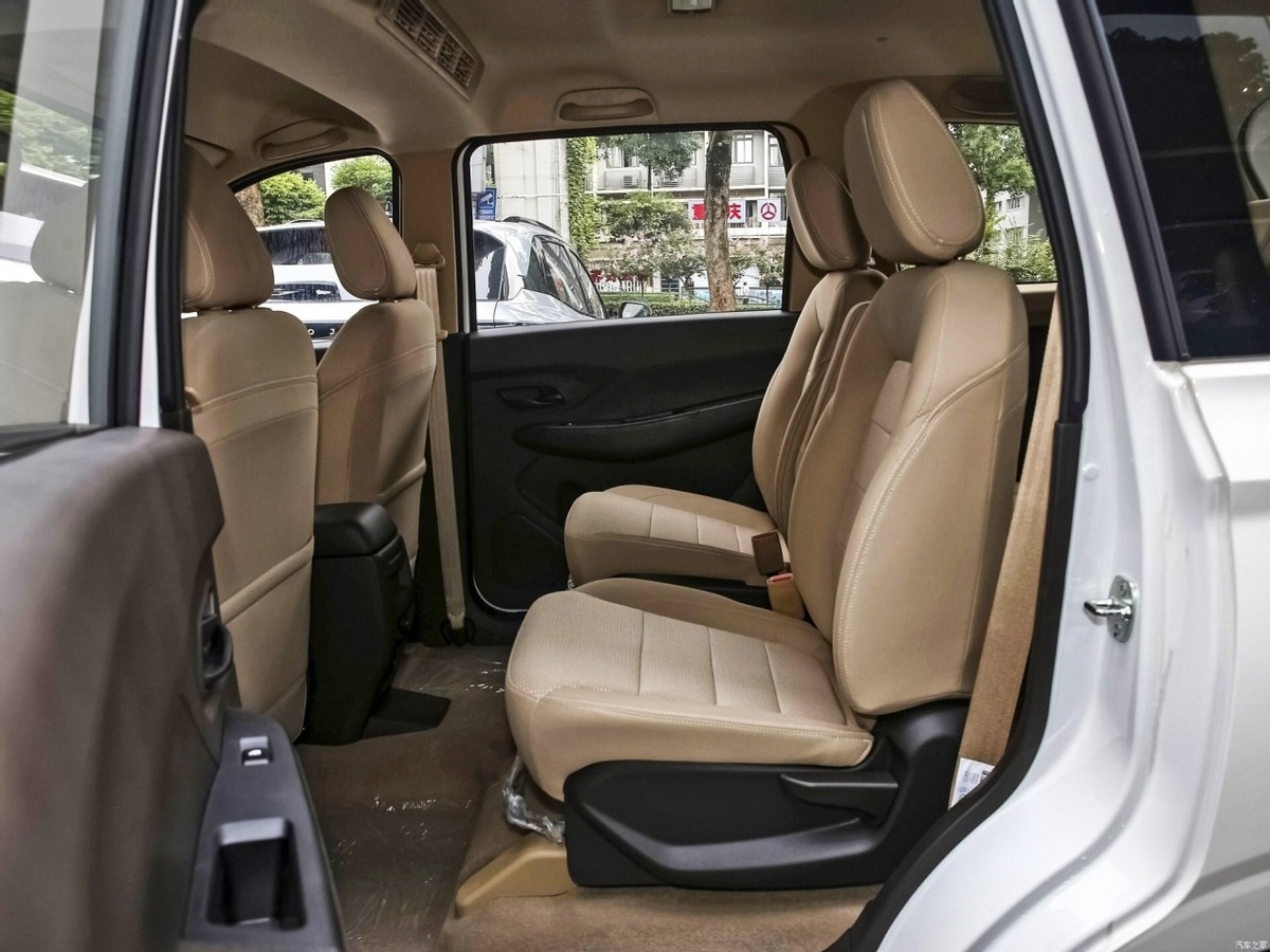 五菱宏光s神车,能拉5吨的五菱宏光