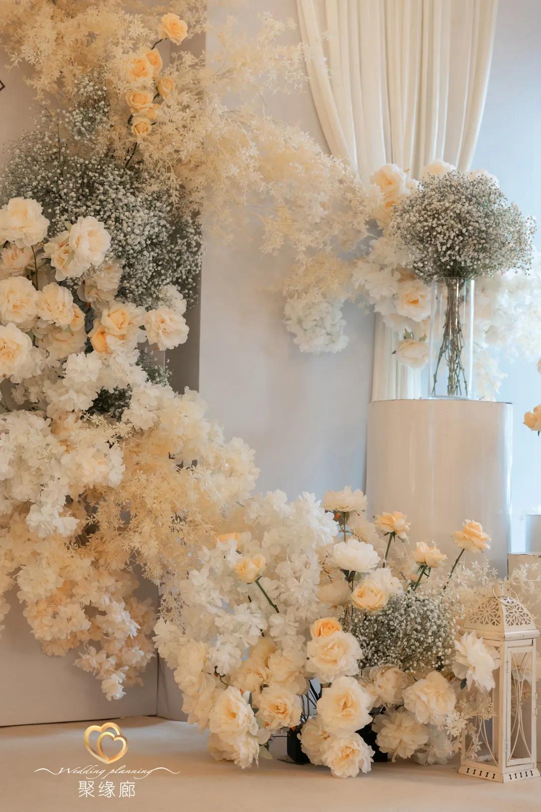 香槟色的寓意是我只钟情你一人,温柔的香槟轻奢婚礼