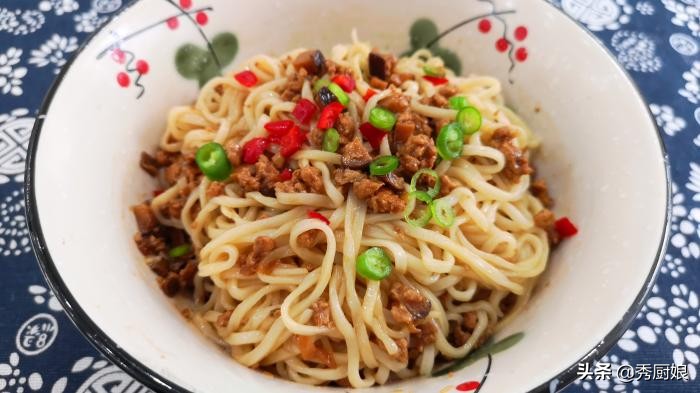 宅在家不动怎么吃减脂餐,五分钟学会的懒人面条