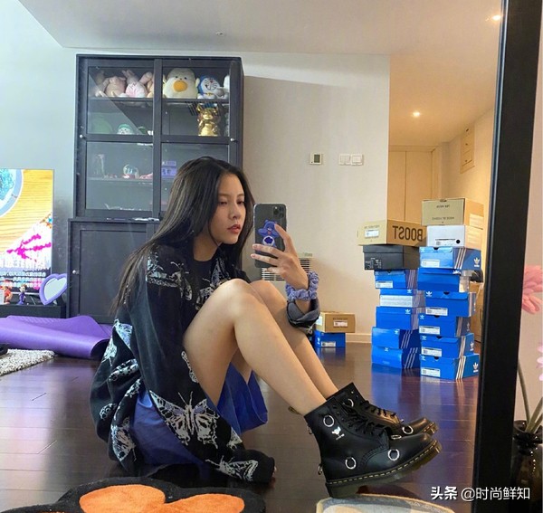 宋妍霏黄色衣服露背照片,宋妍霏最新日常照片