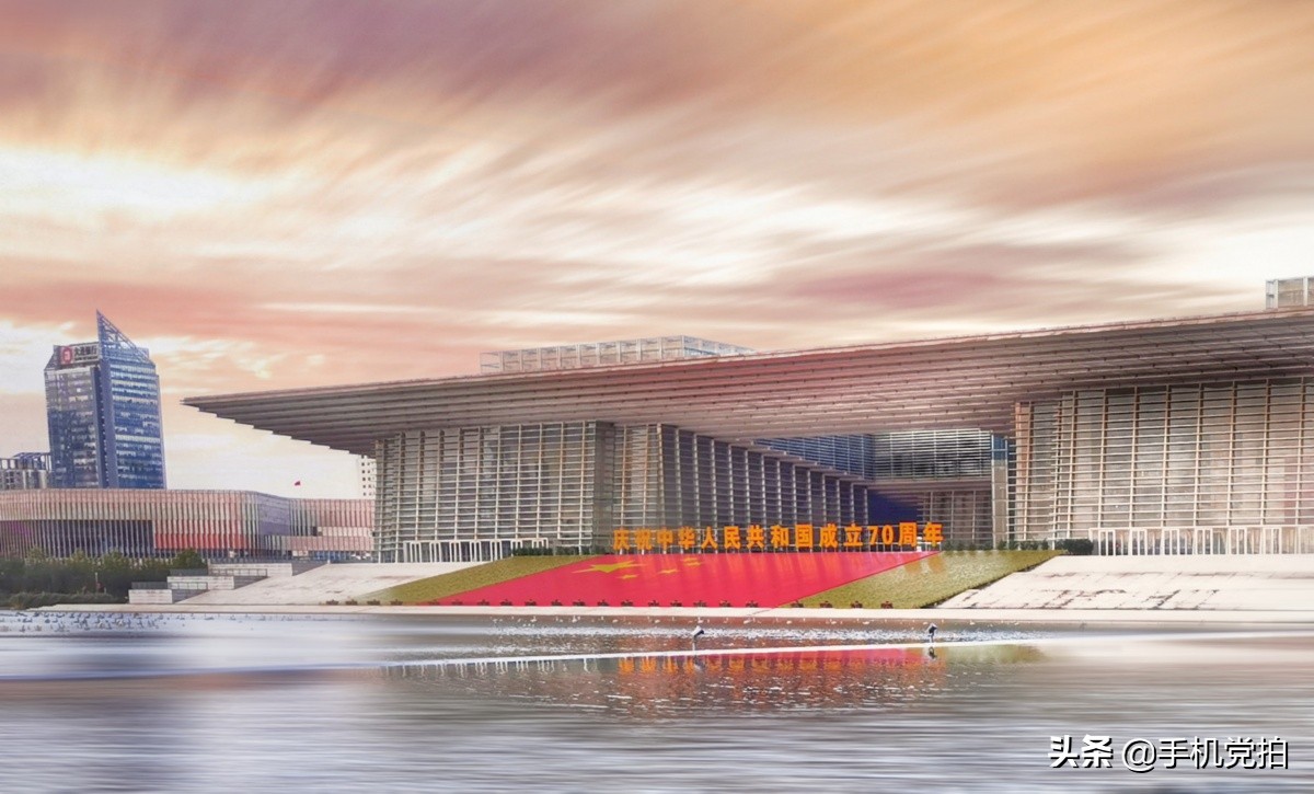 一键生成你的专属爱国头像,爱国姓氏头像怎样制作