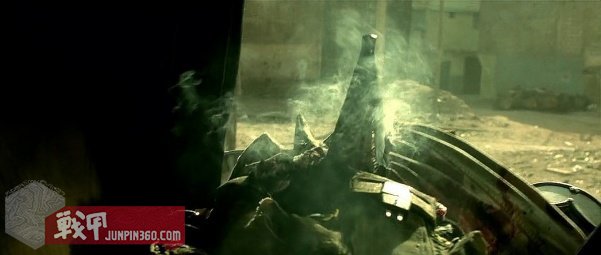 美国黑鹰战机坠落视频,十部顶级战争大片黑鹰坠落