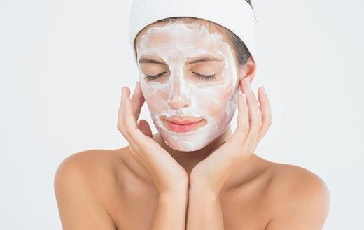 去鼻子上黑头粉刺镊子清理过程,自己挤鼻子黑头粉刺的正确方法