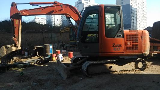 日立挖机的年限怎么看,日立挖机能用多少年