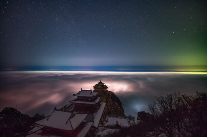 峨眉山金顶和黄山光明顶,峨眉山金顶和万佛顶的区别