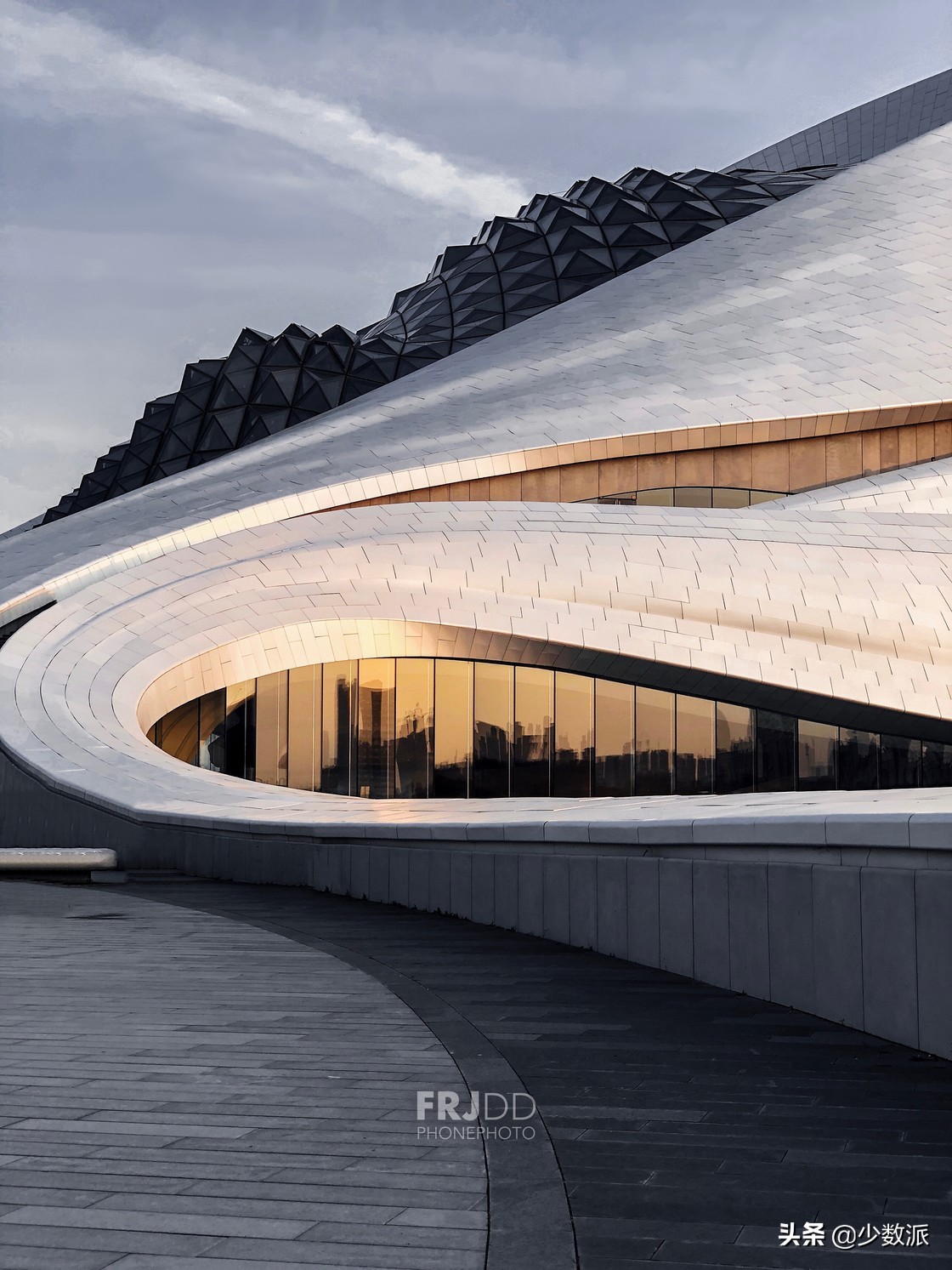 iPad是「无用的玩具」?用了一年,它为我打开了另一个世界