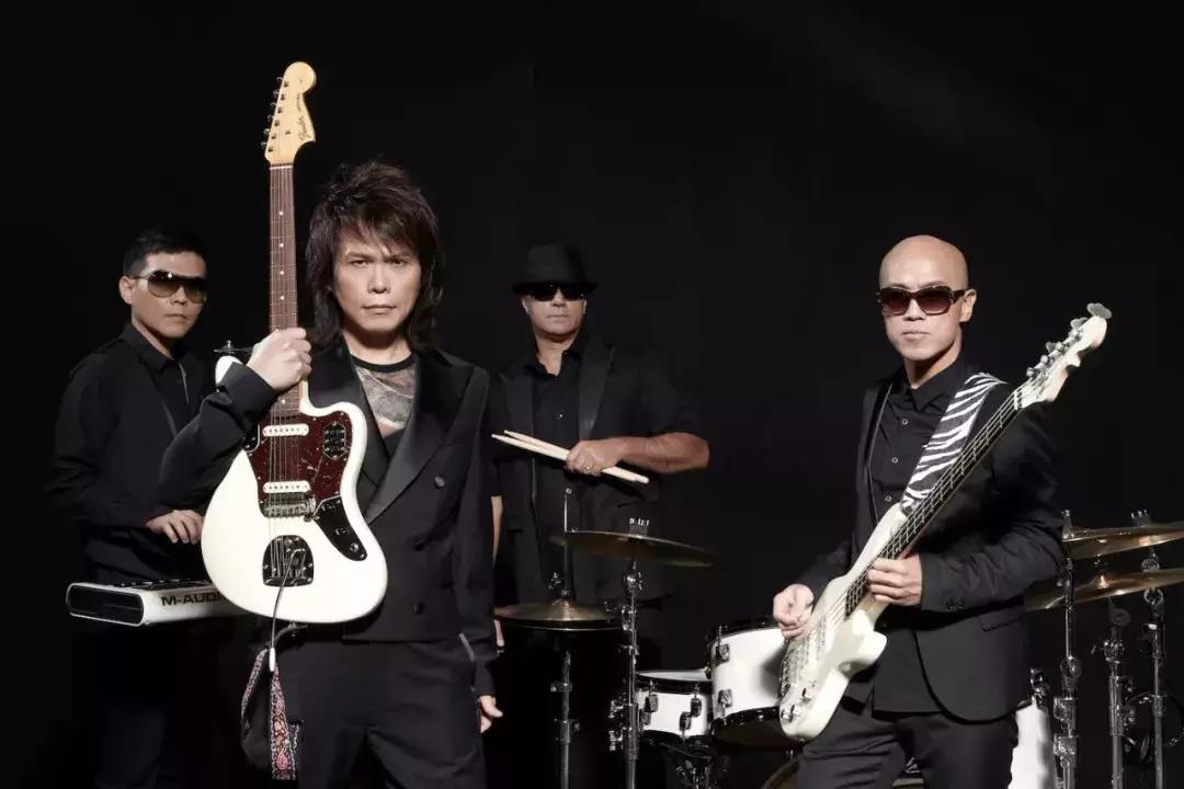 被嘲土、丑、过气：唱了30年歌的伍佰，真的不该被尊重吗？