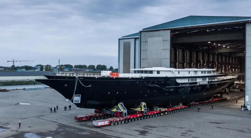 世界第二富豪的海上秘密城堡！走进JeffBezos的最新超级游艇