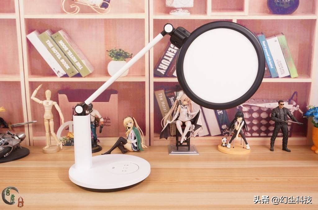 儿童护眼台灯颜值高又好看,磁吸护眼台灯aa级