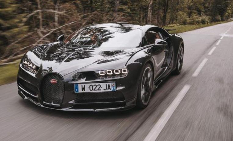 引擎盖被撞变形,引擎盖撞了变形了是修还是换