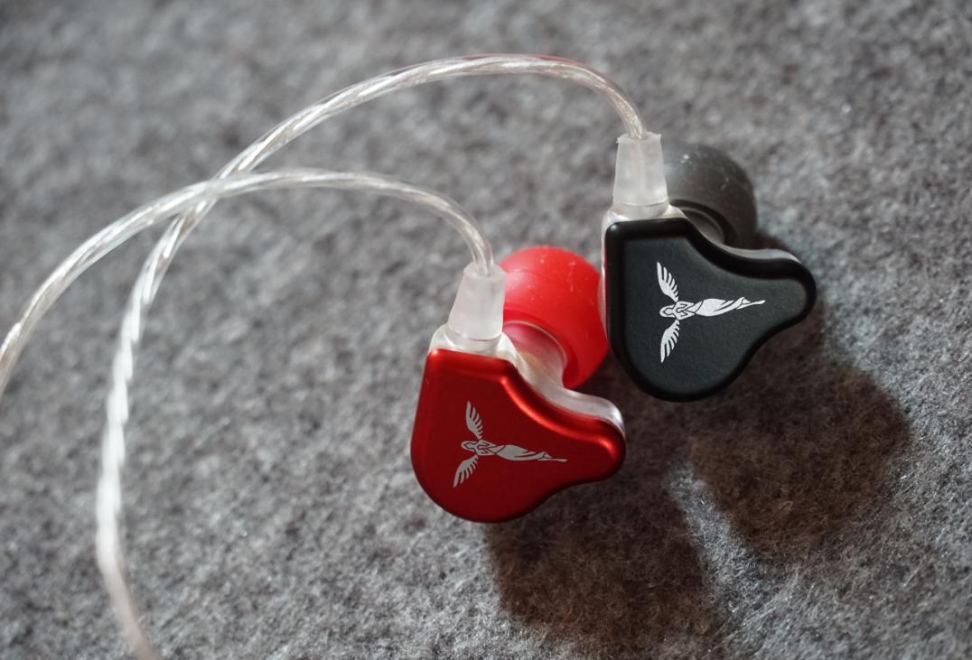 国产HIFI耳机个个都成精谈谈那个让烧友少女心爆棚的“地摊塞”