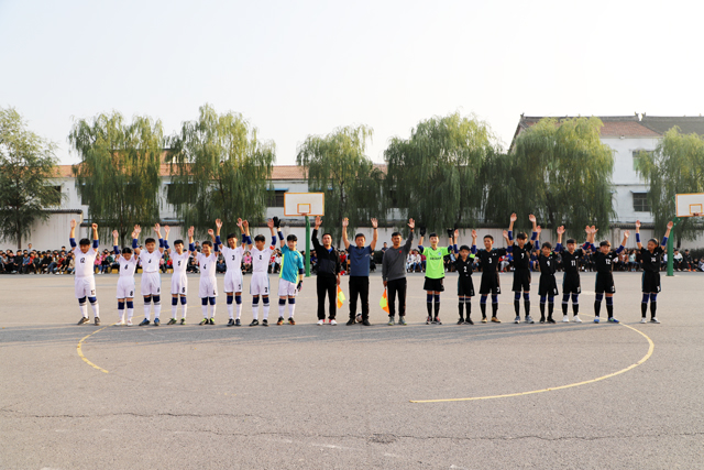 激发足球兴趣,激发学生的体育热情