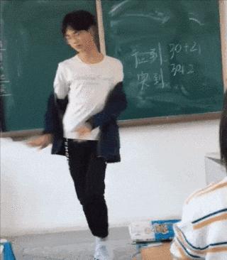 想知道上面的这个洞洞是用来干什么的？