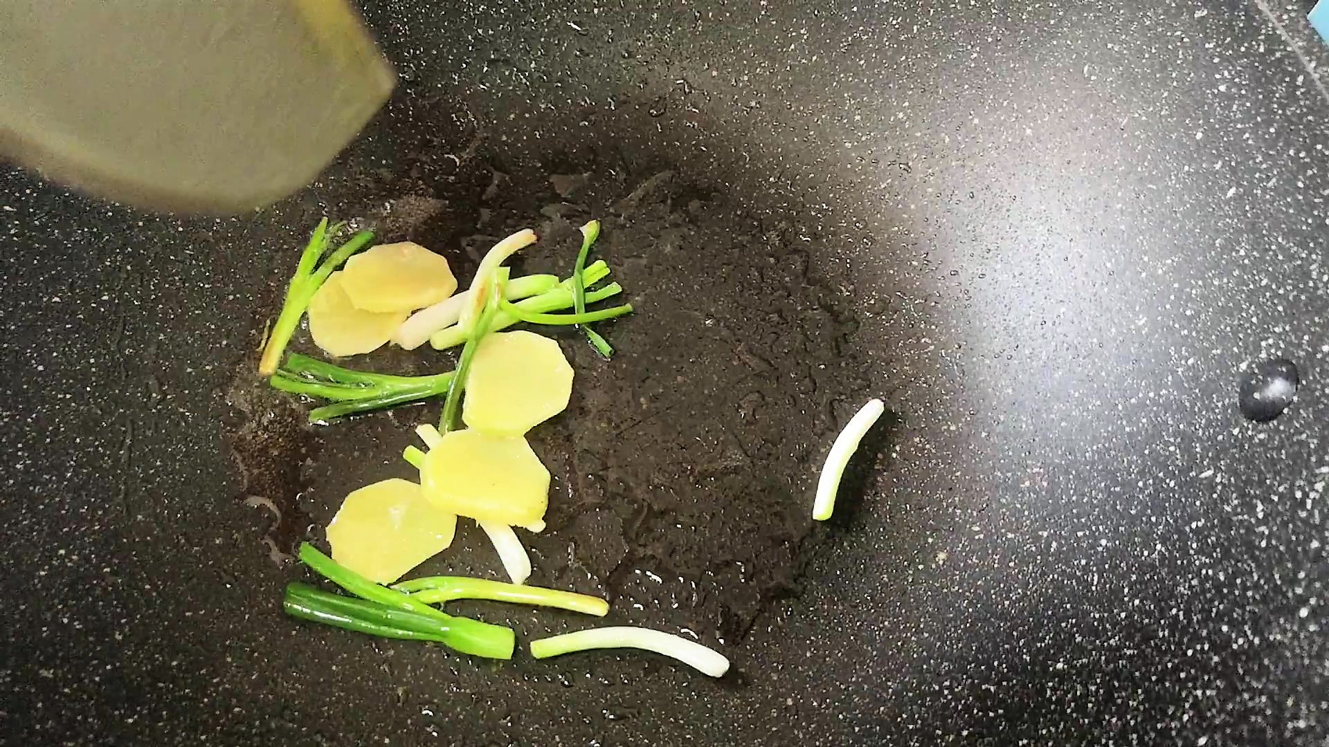 家常红烧带鱼甜口的怎么做,简单又好吃的红烧带鱼怎么烧