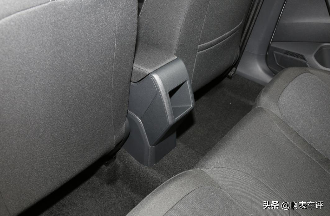 大众polo配置低空间小,大众polo6万左右红色